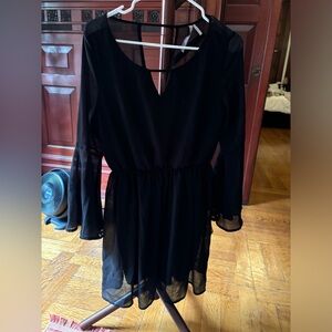 Black longsleeved flowy dress